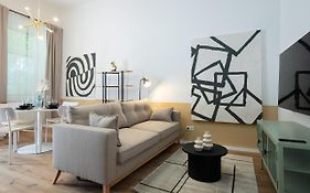 46 M2 Central Bright Apartment With A Balcony